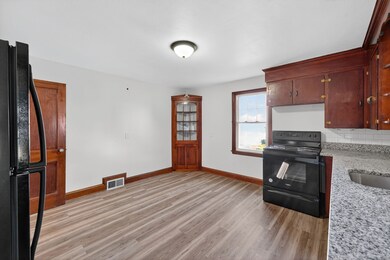 8 Quinebaug Rd, Norwich, CT 06360 - photo 5