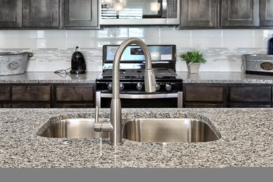 13913 Villa Vista Ave, Horizon City, TX 79928 - photo 7