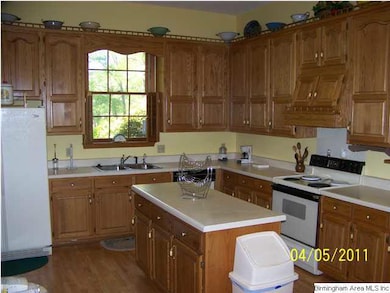 Large eat-in kitchen with island