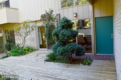 12136 Quorn Ln, Reston, VA 20191 - photo 2