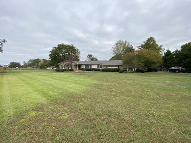 455 Deerfield Cir, Manchester, TN 37355 - photo 5