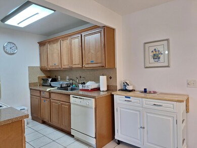 1010 Wolverton A, Boca Raton, FL 33434 - photo 2