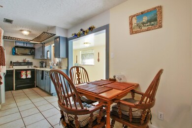 7_dining_room