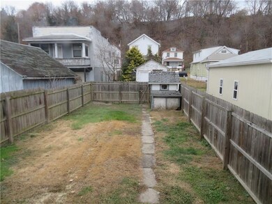 212 Mckinley Ave, East Vandergrift, PA 15629 - photo 5