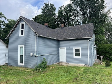 404 E Mulberry St, Salem, IN 47167 - photo 6