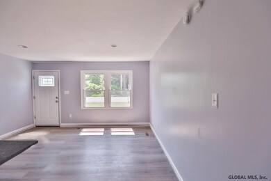 33 Winslow Dr, Schenectady, NY 12309 - photo 2