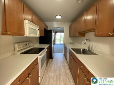 1064 Timberidge Ln, Allentown, PA 18106 - photo 3