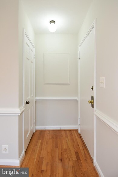 3563 S Stafford St unit B-1, Arlington, VA 22206 - photo 4