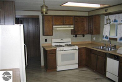 700 E Allen Ct, Au Gres, MI 48703 - photo 7