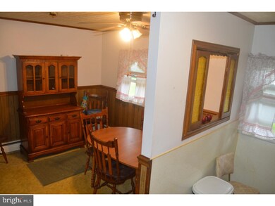 315 Mohican St, Essington, PA 19029 - photo 5