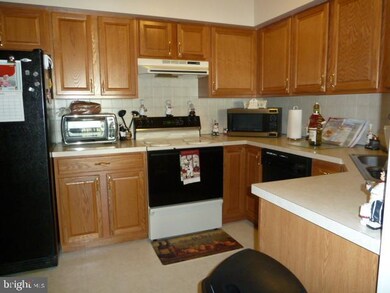 4069 Laurel Ln, Mount Joy, PA 17552 - photo 4