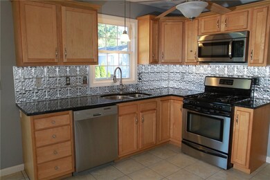 14 Mckay Ct, Warwick, RI 02889 - photo 4