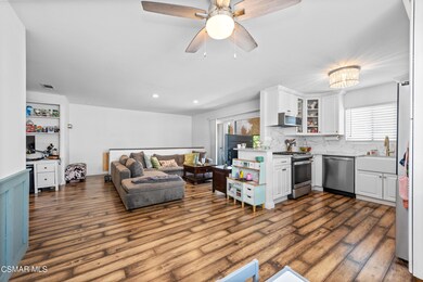 13075 Hubbard St Sylmar-8