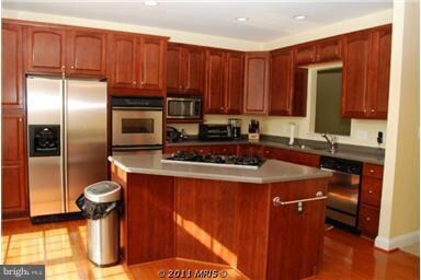 25898 Commons Square, Chantilly, VA 20152 - photo 3