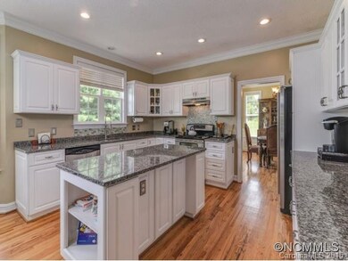 New Granite and SS Appliances