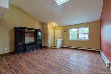 3 Hamlet Ct, Wappingers Falls, NY 12590 - photo 4