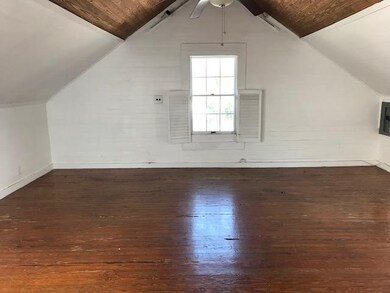 full upper unit lving - Copy