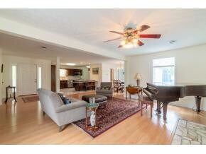 Open spacious floor plan