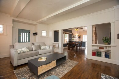 75 W Lynwood living 2