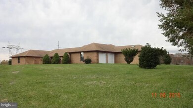 810 Duchess Dr, Sykesville, MD 21784 - photo 3