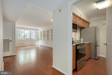 The Gibson unit 307, Washington, DC 20037 - photo 3