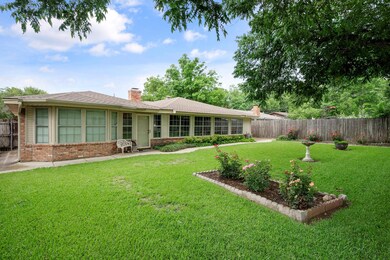 720 Oakwood Ave, Hurst, TX 76053 - photo 4