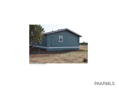 44520 N Honeysuckle Rd, Ash Fork, AZ 86320 - photo 7