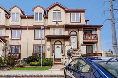 305 Michaels Ct, Woodbridge, NJ 07095 - photo 2