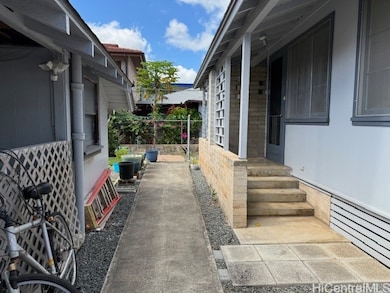 UNIT 1 RIGHT SIDE DUPLEX