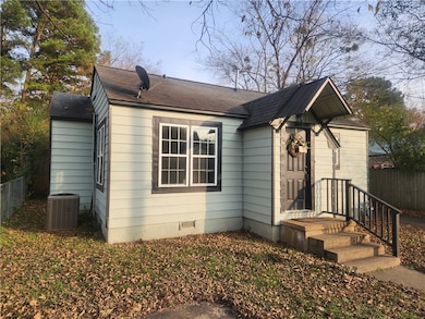 306 Hayes St, Clarksville, AR 72830 - photo 2