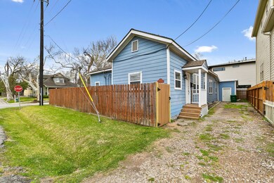 2630 Arlington St, Houston, TX 77008 - photo 5