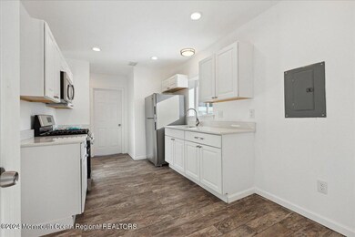 05-26 Sunset St, Keansburg, NJ-5