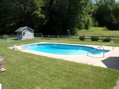 125 Maplewood Dr, Center Rutland, VT 05736 - photo 6