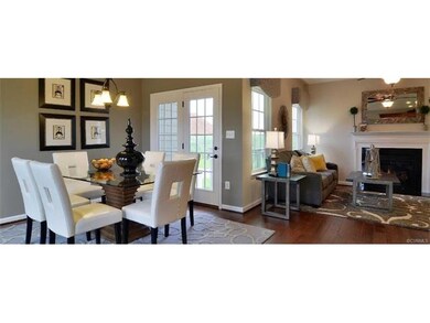 FAMILY ROOM/DINING