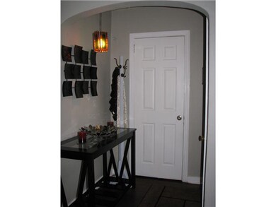 Entry/Foyer.