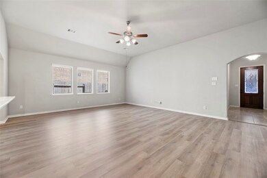 1666 Maggie Trail Dr, Alvin, TX 77511 - photo 5