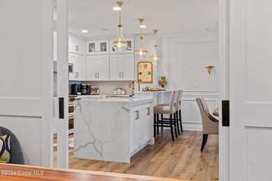 15-web-or-mls-70-railroad-pl