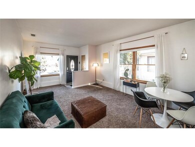 3821 E 34th St Minneapolis MN-large-009-007-Living