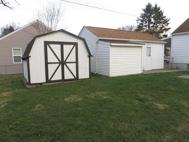 03 2 sheds, one attached to the detache