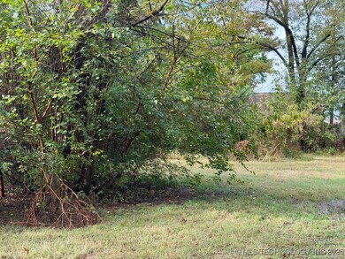 1223 E 7th St, Okmulgee, OK 74447 - photo 6