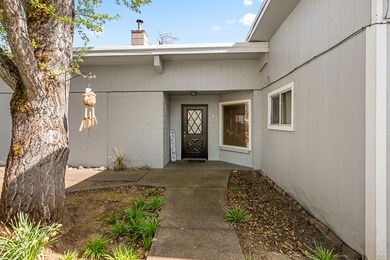 2_787 s shasta avenue - 02