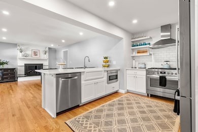 42 Myrtle Ave, Newburyport, MA 01950 - photo 2