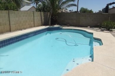 PLAY POOL, READY FOR SUMMER FUN
