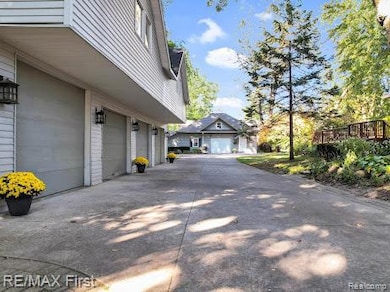 410 Crane Ave, Royal Oak, MI 48067 - photo 4