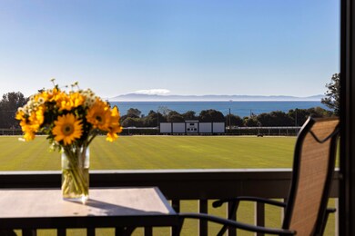 180° ocean views