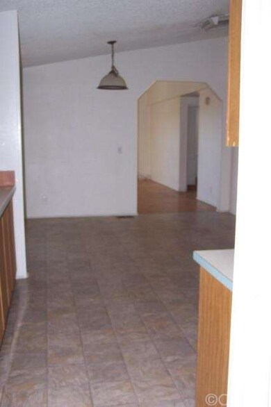Kitchen / Nook Area