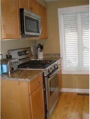 10 Emerson Ct, Amherst, MA 01002 - photo 5