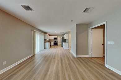 5111 Spring Circle Dr, Pearland, TX 77584 - photo 4