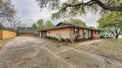 1412 Country Club Rd, Ennis, TX 75119 - photo 5