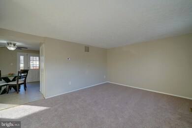 9318 Cross Timbers Ct, Laurel, MD 20723 - photo 6